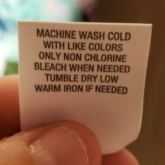 Roz & Ali Tropical Floral Sleeveless Flowy Blouse - Picture 6 of 7